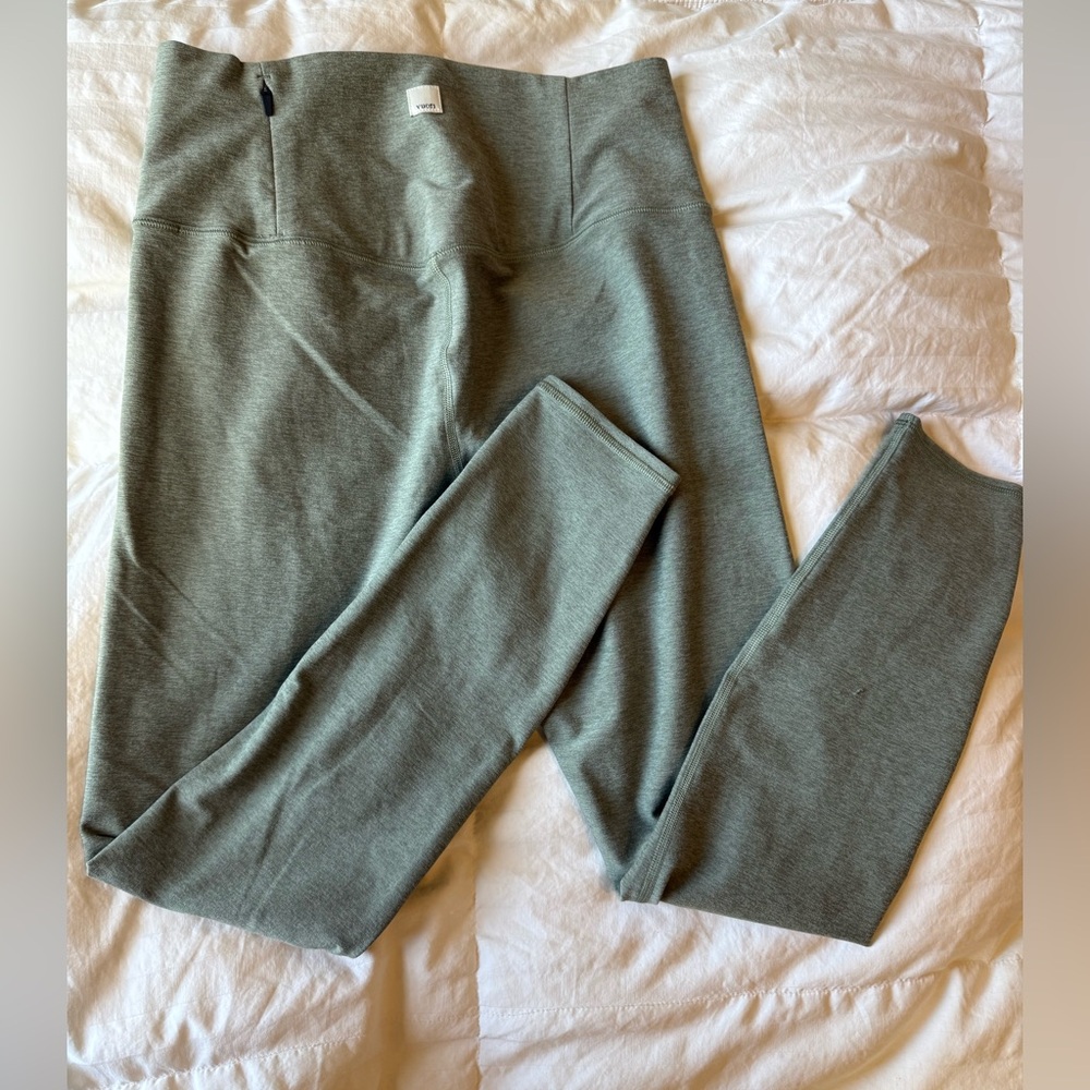 Vuori heathered green Leggings size Medium